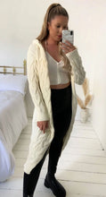 Laden Sie das Bild in den Galerie-Viewer, Strick Cardigan mit Kapuze