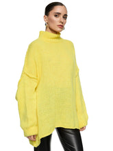 Laden Sie das Bild in den Galerie-Viewer, Oversize Strick Pullover