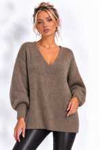 Laden Sie das Bild in den Galerie-Viewer, Oversize Strickpulllover Pulli V-Ausschnitt