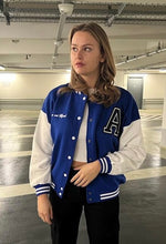Laden Sie das Bild in den Galerie-Viewer, Damen Collegejacke