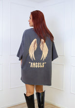 Laden Sie das Bild in den Galerie-Viewer, Oversized T-Shirt ANGEL