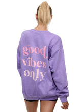 Laden Sie das Bild in den Galerie-Viewer, Sweatshirt Oversized- Good Vibes Only
